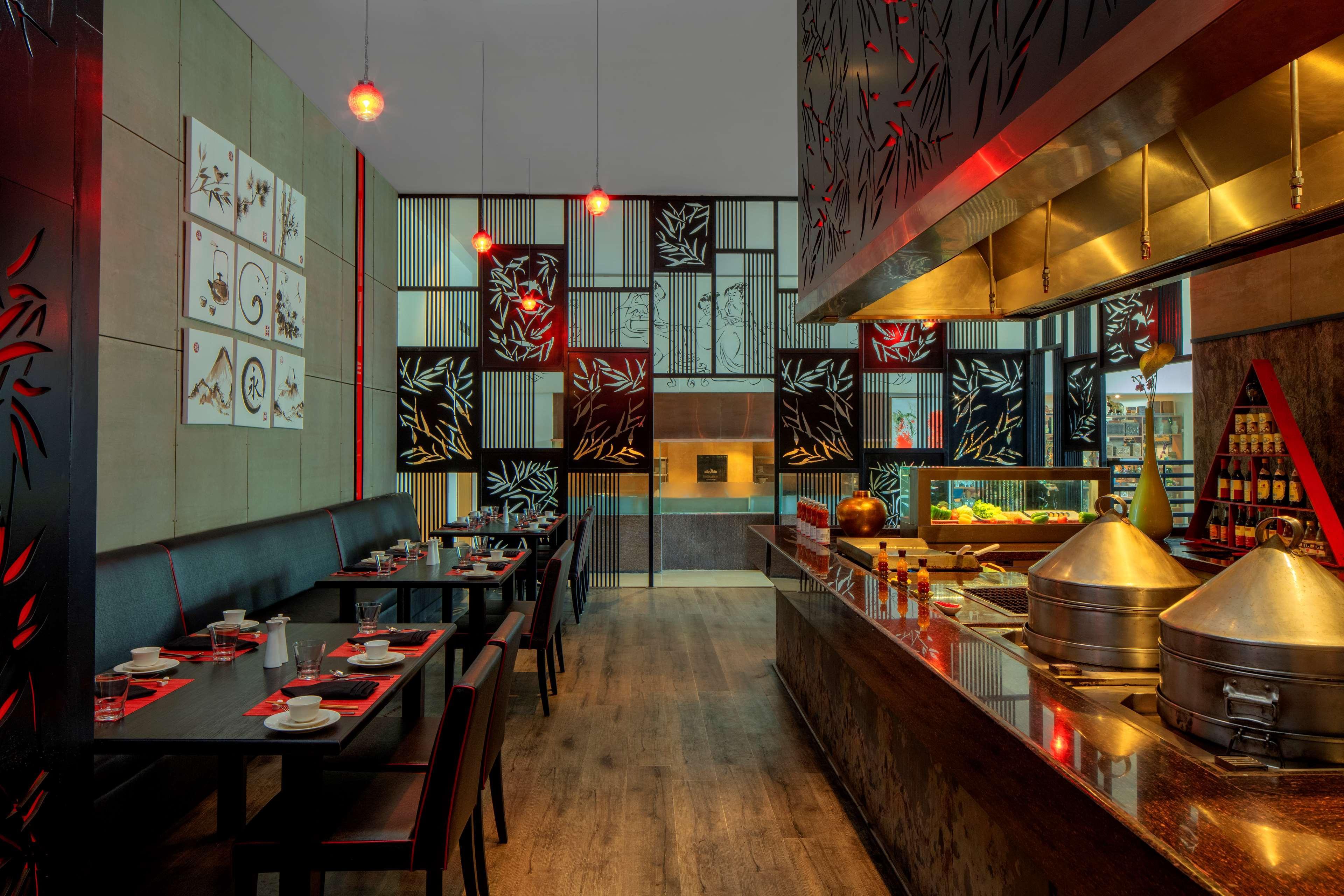 Radisson Blu Plaza Hotel Hyderabad Banjara Hills Eksteriør bilde The interior of a restaurant in the United Arab Emirates