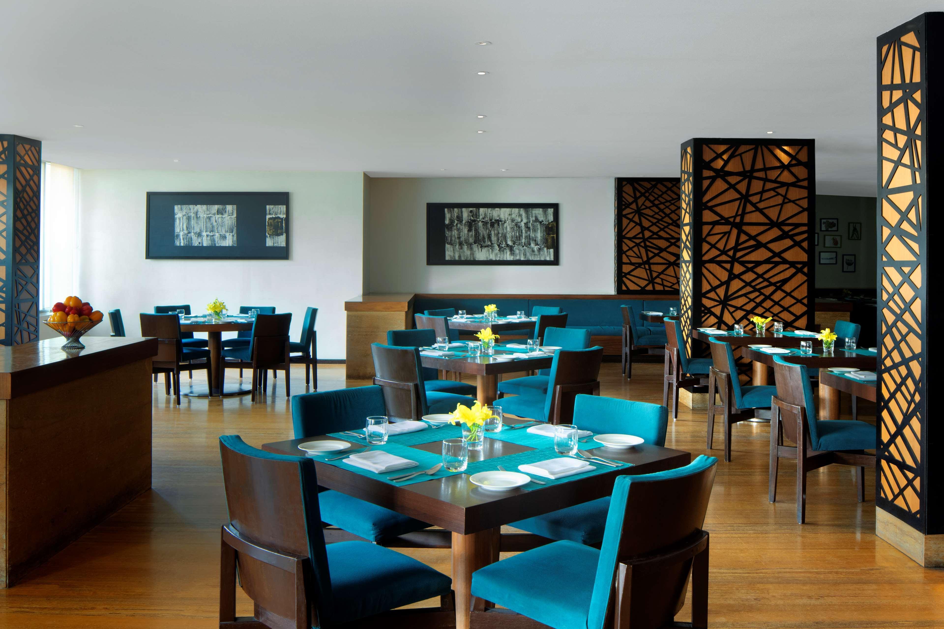 Radisson Blu Plaza Hotel Hyderabad Banjara Hills Eksteriør bilde The Park, Hyderabad